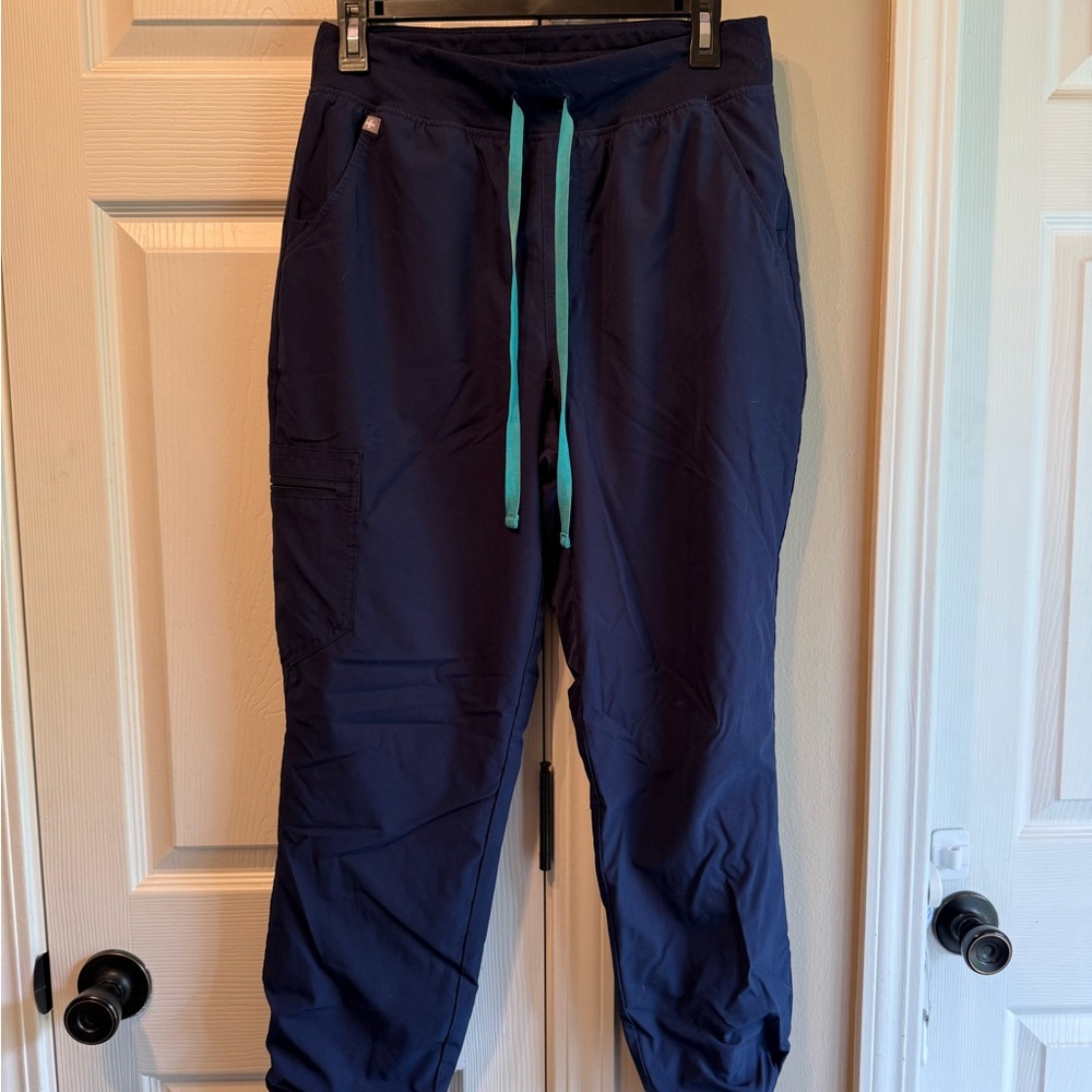 Women’s jogger technical collection scrubs figs size M